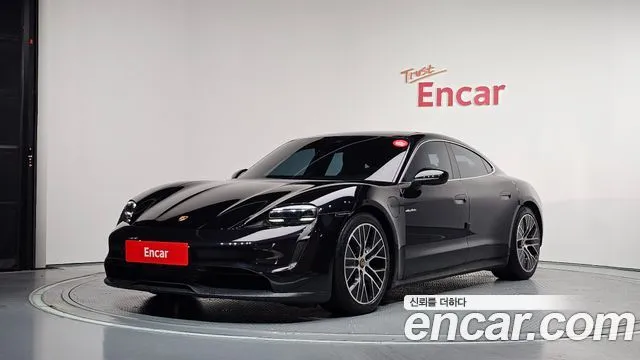 Porsche Taycan Base