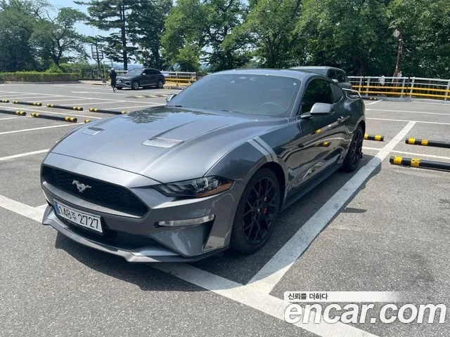 Ford Mustang Coupe