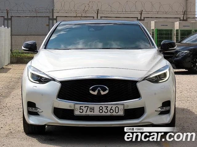 Infiniti Q30 2.0 Premium