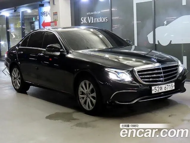 Mercedes-Benz E-Class E300 4MATIC Exclusive