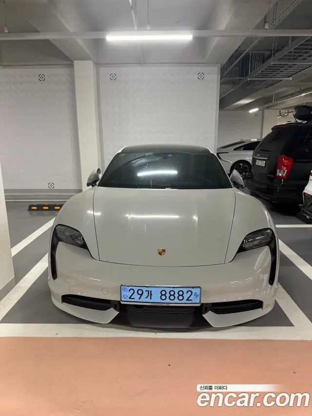 Porsche Taycan Turbo