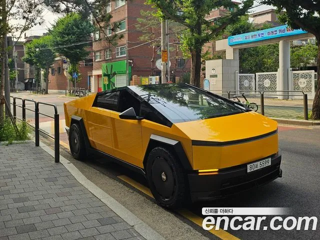 Tesla Cybertruck AWD