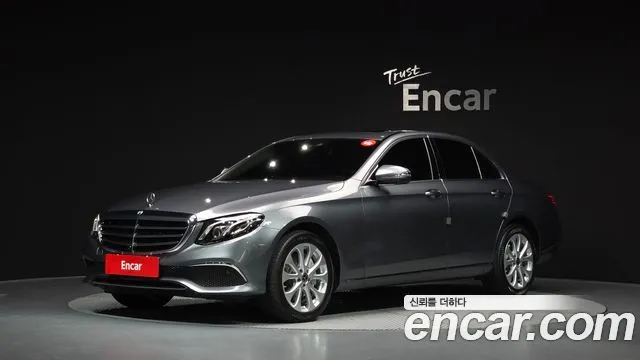 Mercedes-Benz E-Class E300 4MATIC Exclusive