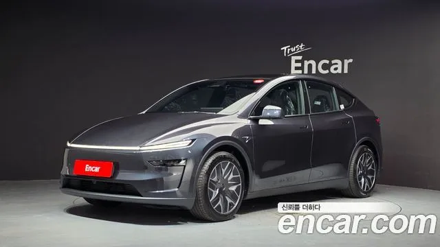 Tesla Model Y L Long Range AWD