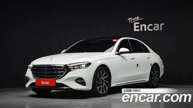 Mercedes-Benz E-Class E300 4MATIC Exclusive