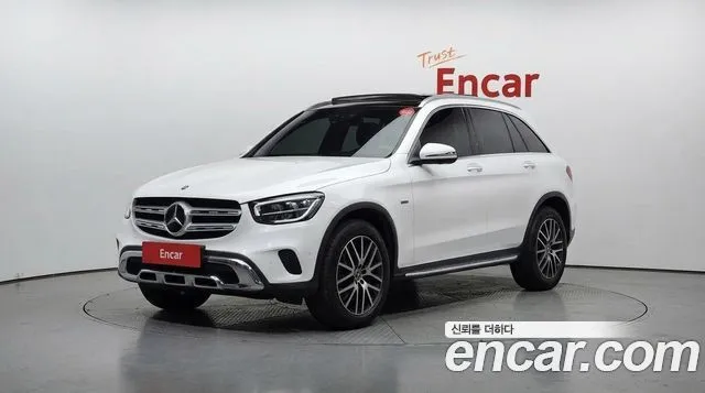 Mercedes-Benz GLC-Class GLC300e 4MATIC