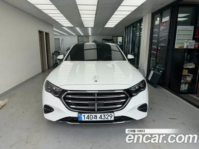 Mercedes-Benz E-Class E300 4MATIC Exclusive