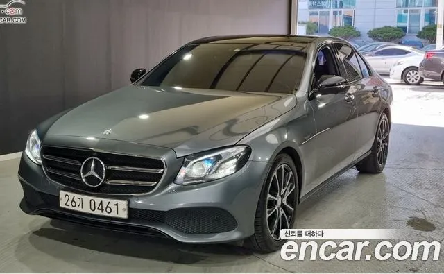 Mercedes-Benz E-Class E300 Avangard