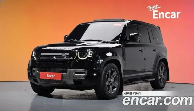 Land Rover Defender 110 P300 X-Dynamic SE