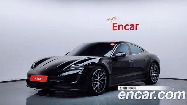 Porsche Taycan Base