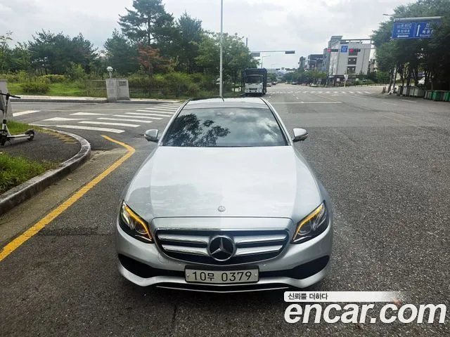 Mercedes-Benz E-Class E300 4MATIC Avnatgarde