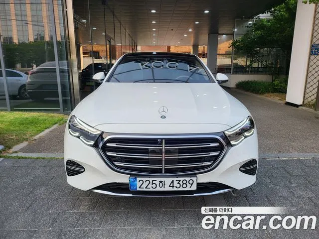 Mercedes-Benz E-Class E300 4MATIC Exclusive