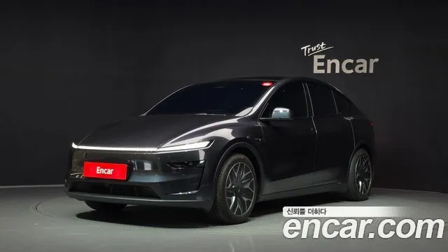 Tesla Model Y L Long Range AWD