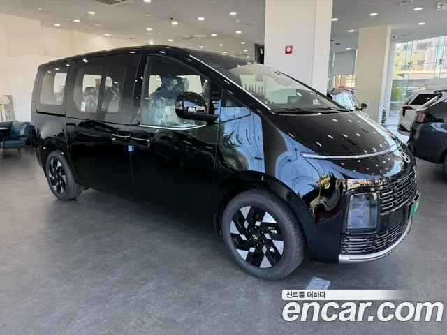 Hyundai Staria HEV 1.6T Lounge 7-Seater