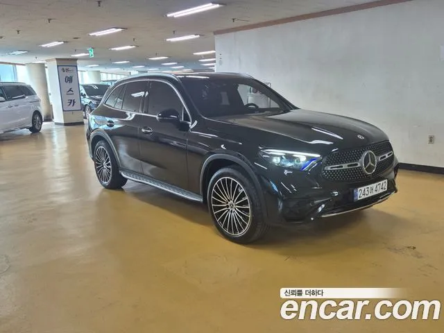 Mercedes-Benz GLC-Class GLC300 4MATIC AMG Line