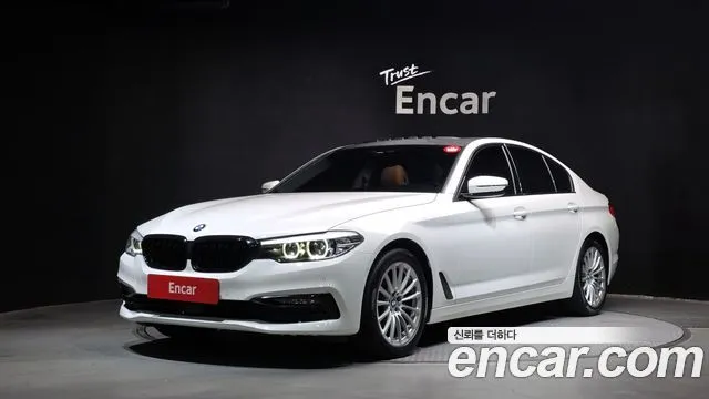 BMW 5-Series 520i Luxury