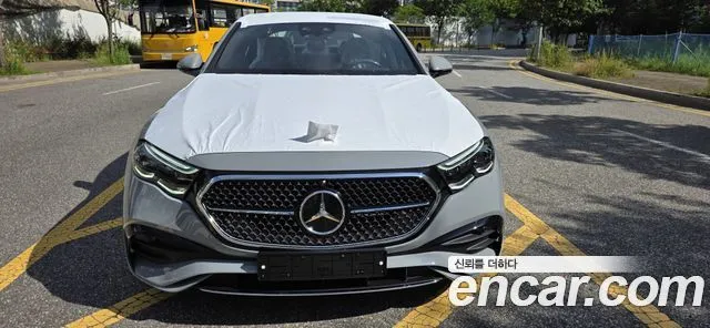 Mercedes-Benz E-Class E300 4MATIC AMG Line