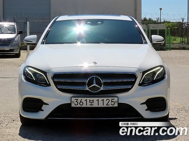 Mercedes-Benz E-Class E300 4MATIC AMG Line
