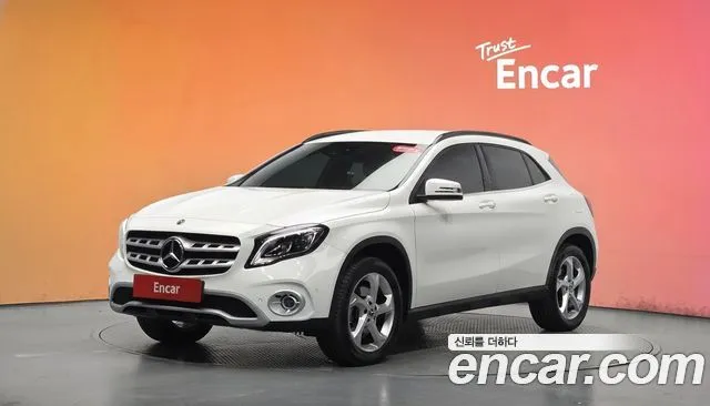 Mercedes-Benz GLA-Class GLA220