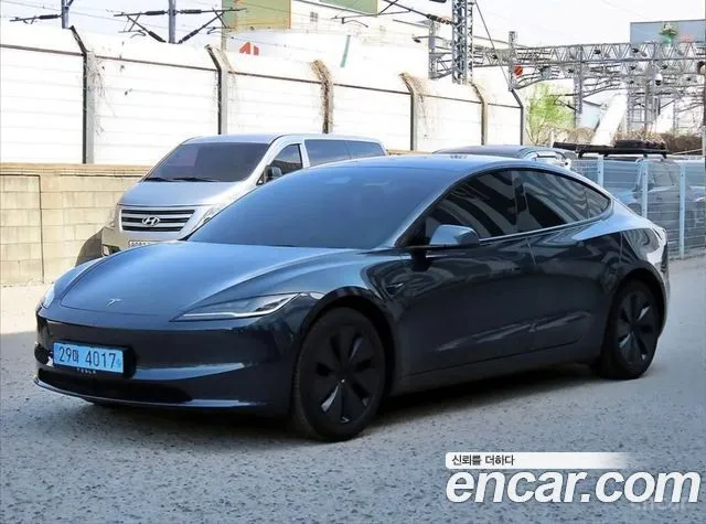 Tesla Model 3 RWD