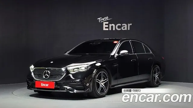 Mercedes-Benz E-Class E300 4MATIC AMG Line