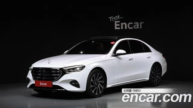 Mercedes-Benz E-Class E300 4MATIC Exclusive