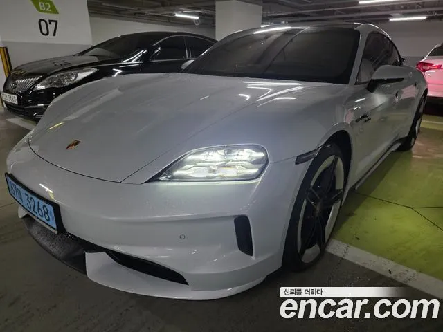 Porsche Taycan Base 4
