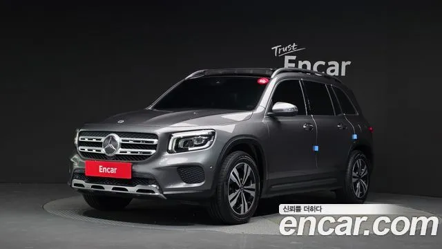Mercedes-Benz GLB-Class GLB220