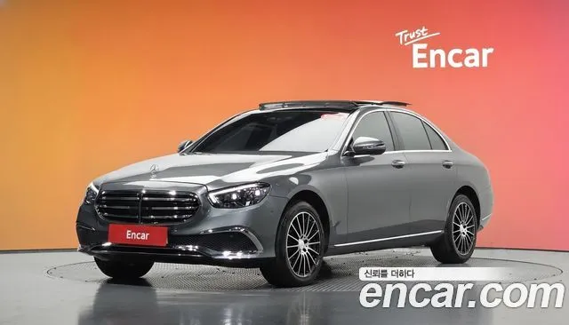 Mercedes-Benz E-Class E300 4MATIC Exclusive