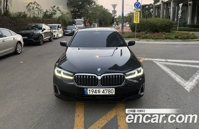 BMW 5-Series 520i Luxury