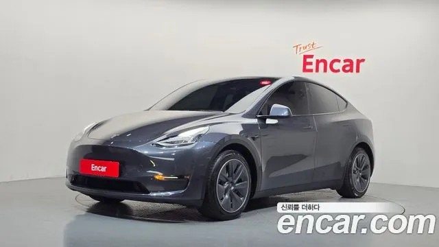 Tesla Model Y Standard Range RWD