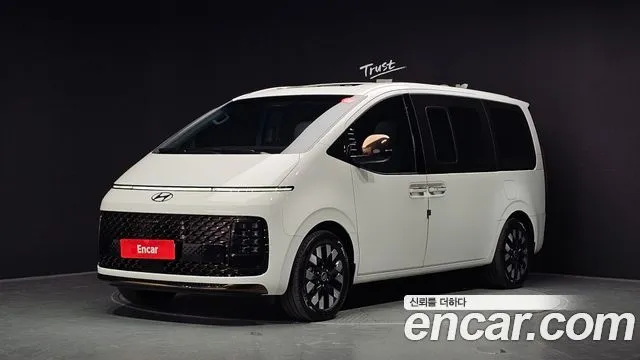 Hyundai Staria HEV 1.6 Lounge 9-Seater