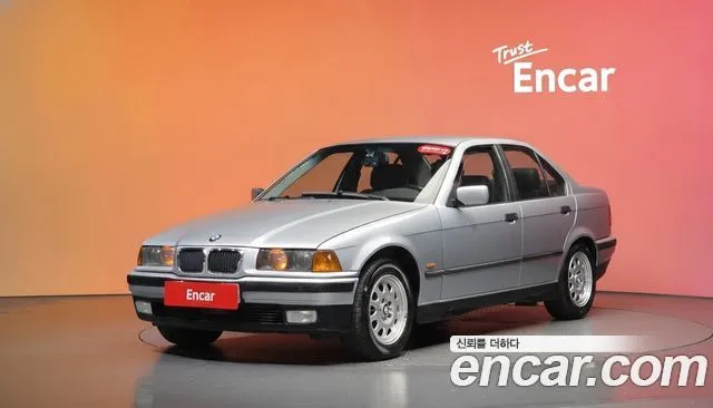 BMW 3-Series 318iS Sedan