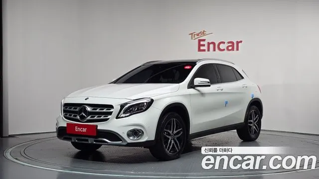 Mercedes-Benz GLA-Class GLA220 Premium