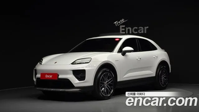 Porsche Macan Base 4
