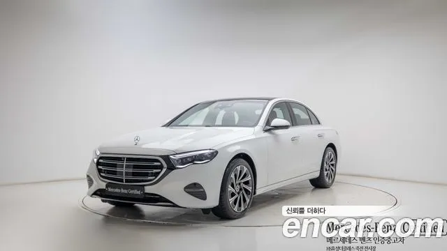 Mercedes-Benz E-Class E300 4MATIC Exclusive