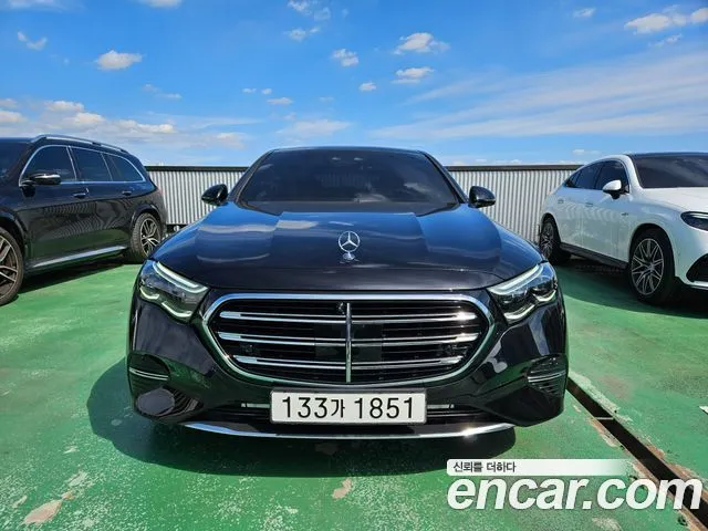 Mercedes-Benz E-Class E300 4MATIC Exclusive