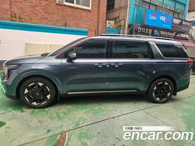 Kia Canival HEV 9seater Signature