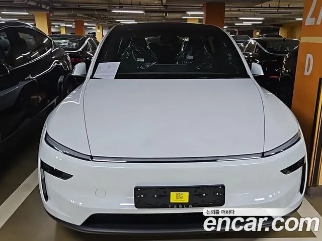 Tesla Model Y L Long Range AWD
