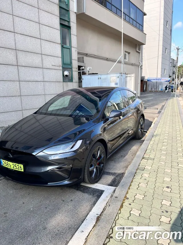 Tesla Model X Plaid