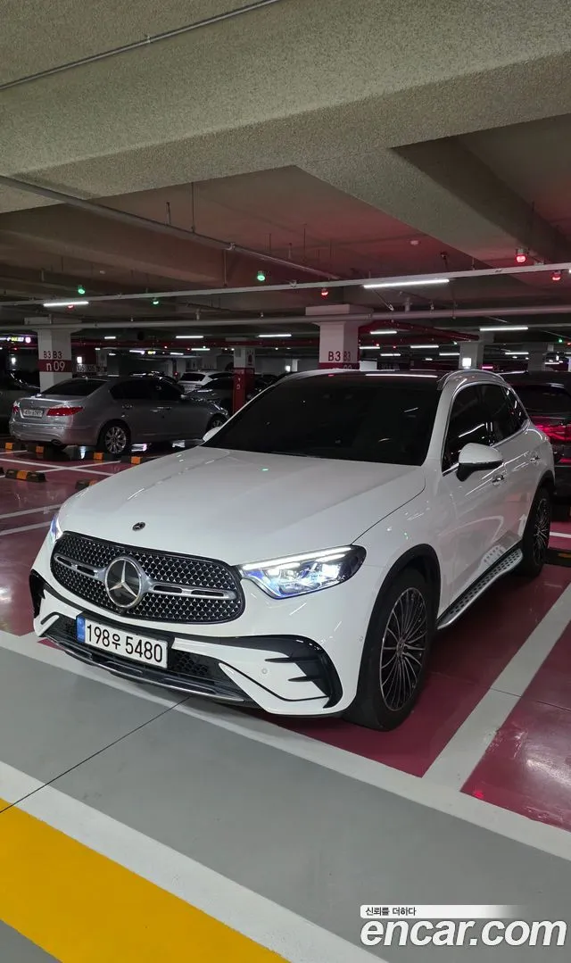 Mercedes-Benz GLC-Class GLC300 4MATIC AMG Line