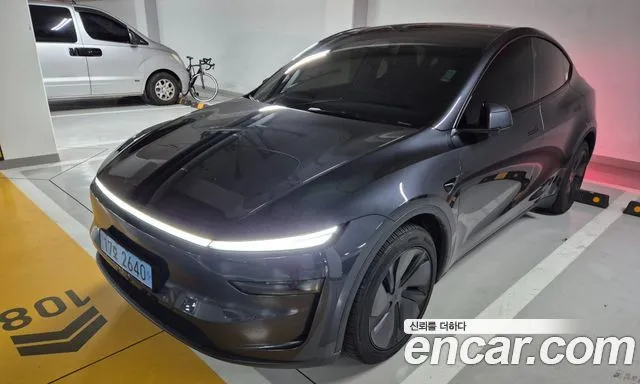 Tesla Model Y Long Range AWD