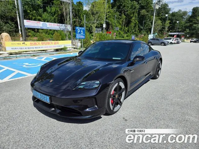 Porsche Taycan 4S
