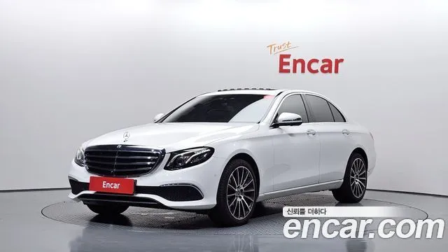 Mercedes-Benz E-Class E300 4MATIC Exclusive