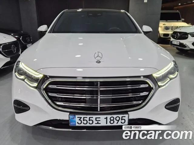 Mercedes-Benz E-Class E300 4MATIC Exclusive