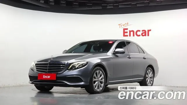 Mercedes-Benz E-Class E300 4MATIC Exclusive