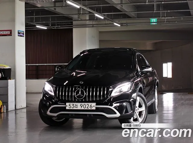 Mercedes-Benz GLA-Class GLA220