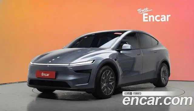Tesla Model Y L Long Range AWD