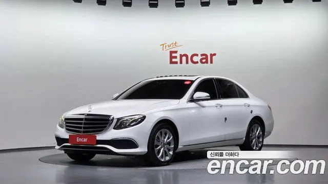 Mercedes-Benz E-Class E300 4MATIC Exclusive