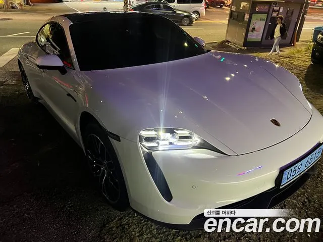 Porsche Taycan Base